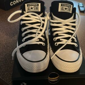 Women’s Converse Madison Size 6